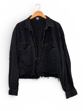 Vintage 100% cotton slouchy lightweight dark denim raw hem button up shirt
